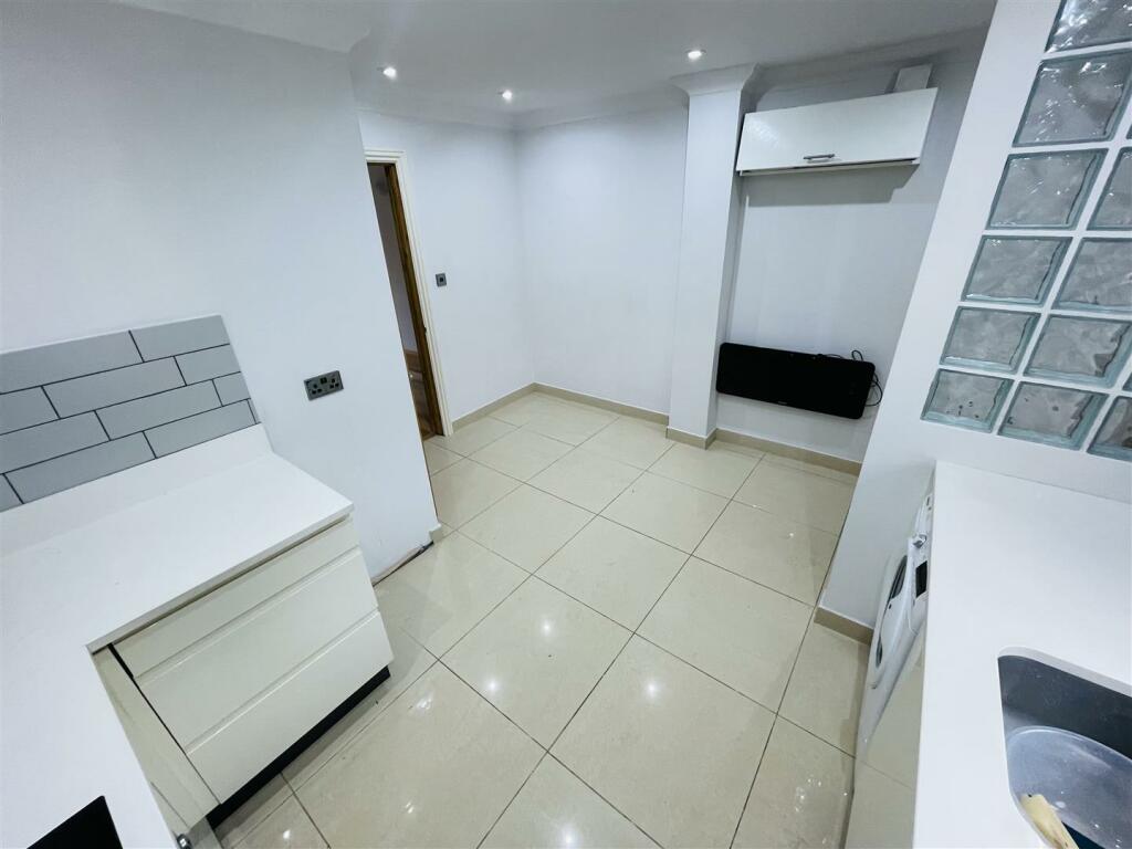 Additional property image - Sadlers Meadow, Furnace End