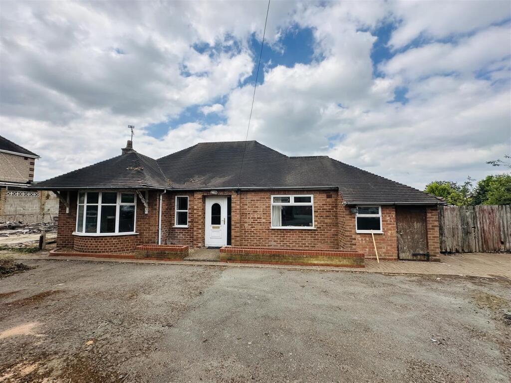 Main image of property: Atherstone Road, Hartshill, Nuneaton