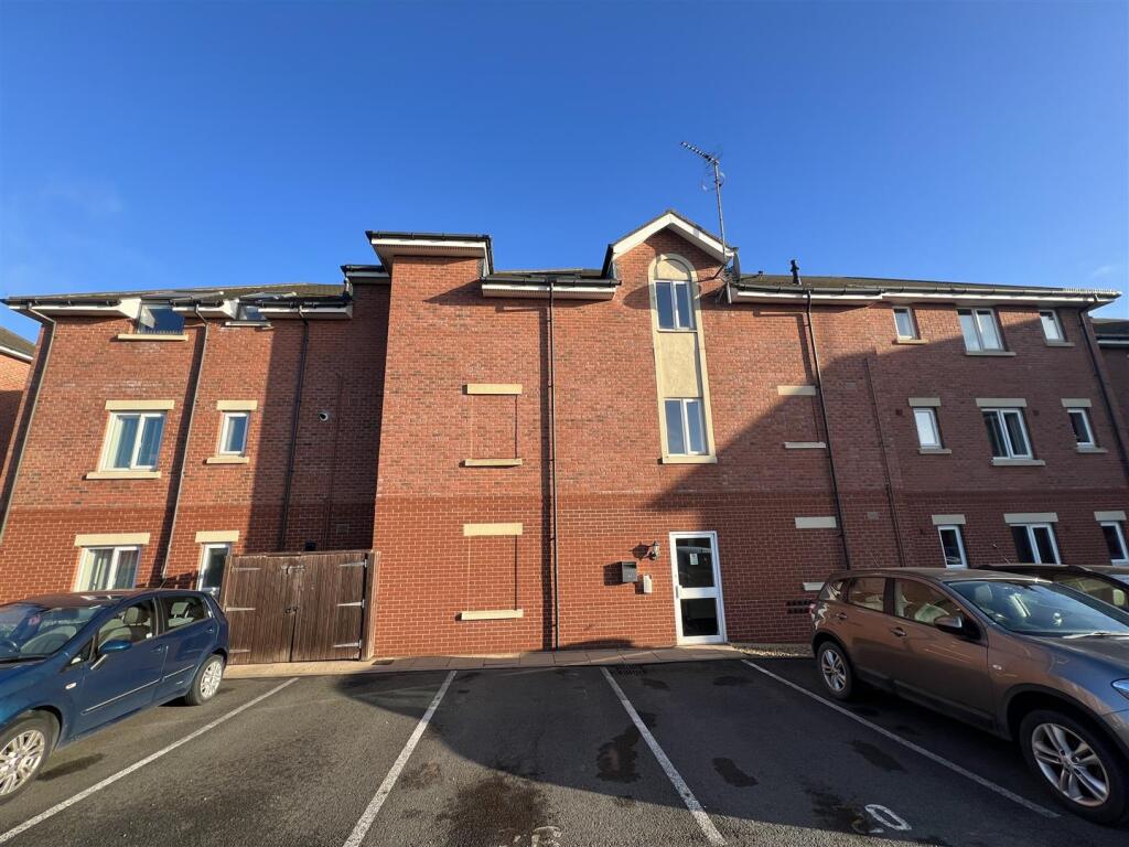 Main image of property: Eaton Court, Trent Road, CV11 6JF