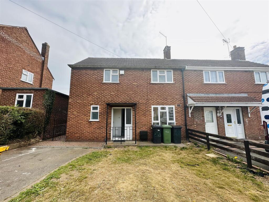 Main image of property: Red Deeps, Nuneaton, CV11 4QY