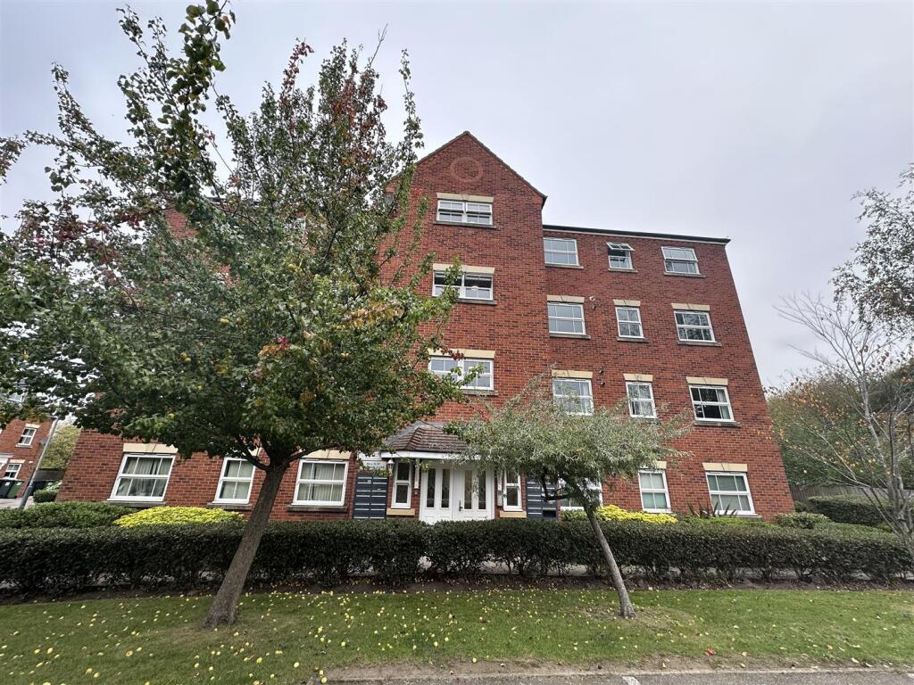 Main image of property: Clarkson Close, Nuneaton, CV11 4BA