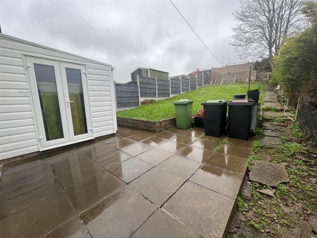 Main image of property: Queen Elizabeth Road, Nuneaton