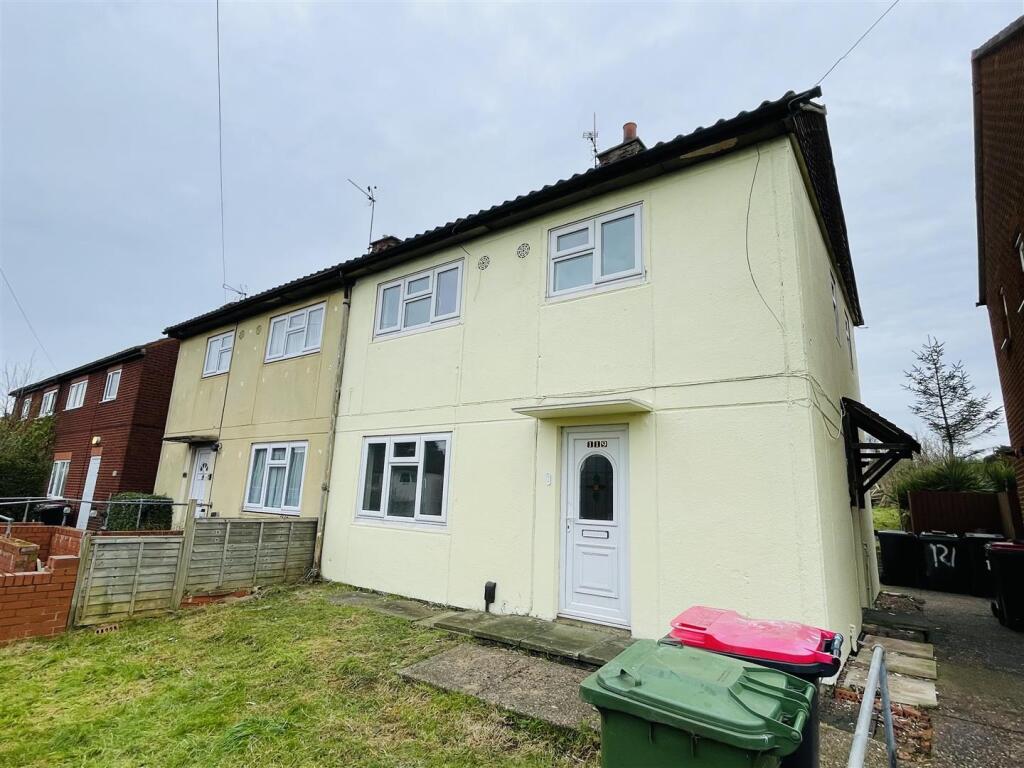 Main image of property: Kitwood Avenue, Dordon, B78 1PF