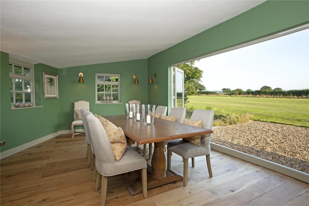 6 bedroom detached house for sale in Whitchurch Road, Near Tattenhall