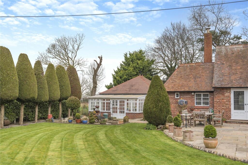 Additional property image - Wrexham Road, Pulford, Nr Chester, Cheshire, CH4