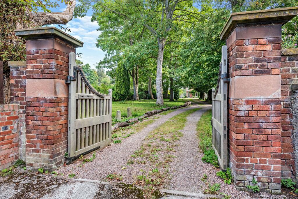 Additional property image - The Parade, Parkgate, Neston, CH64
