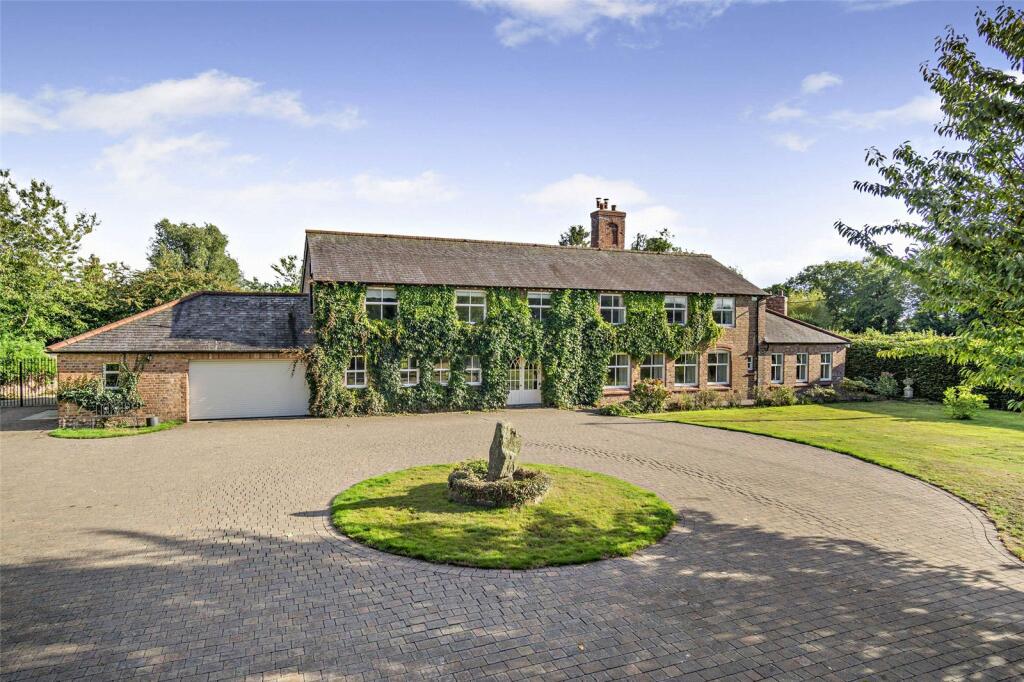 Main image of property: New Hey Lane, Willaston, Cheshire, CH64