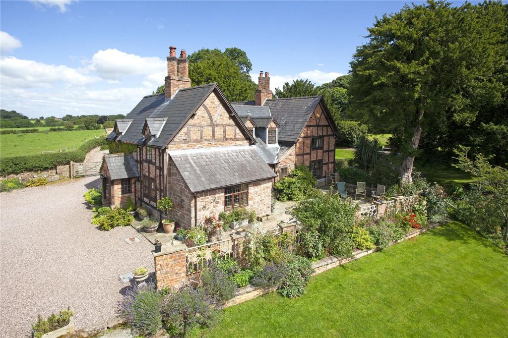 4 bedroom detached house for sale in Horsley Lane, Peckforton, Nr