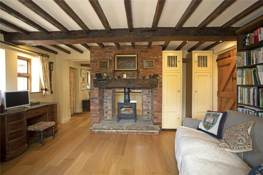 4 bedroom detached house for sale in Horsley Lane, Peckforton, Nr