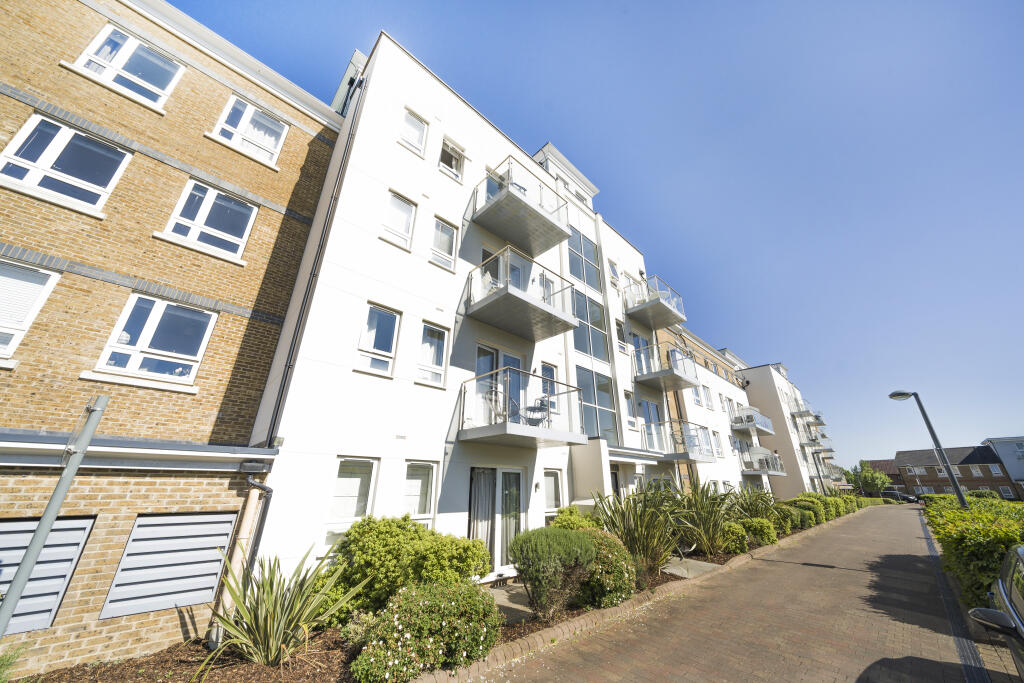 Main image of property: Heathland Court, 3 Grebe Way, Maidenhead