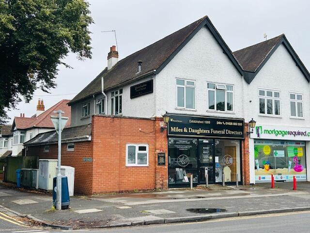 Main image of property: Bath Road, MAIDENHEAD