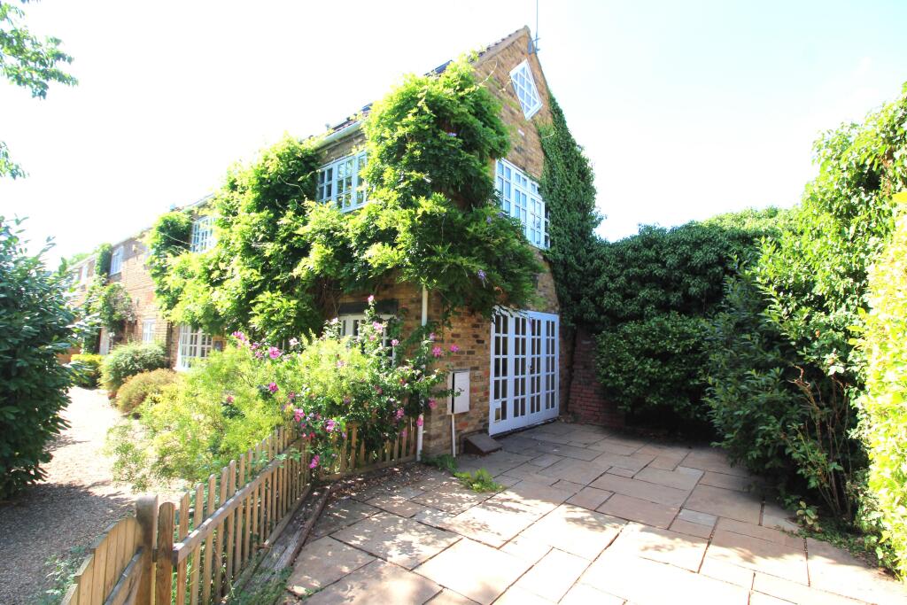 Main image of property: Hill Farm Road, Taplow, MAIDENHEAD