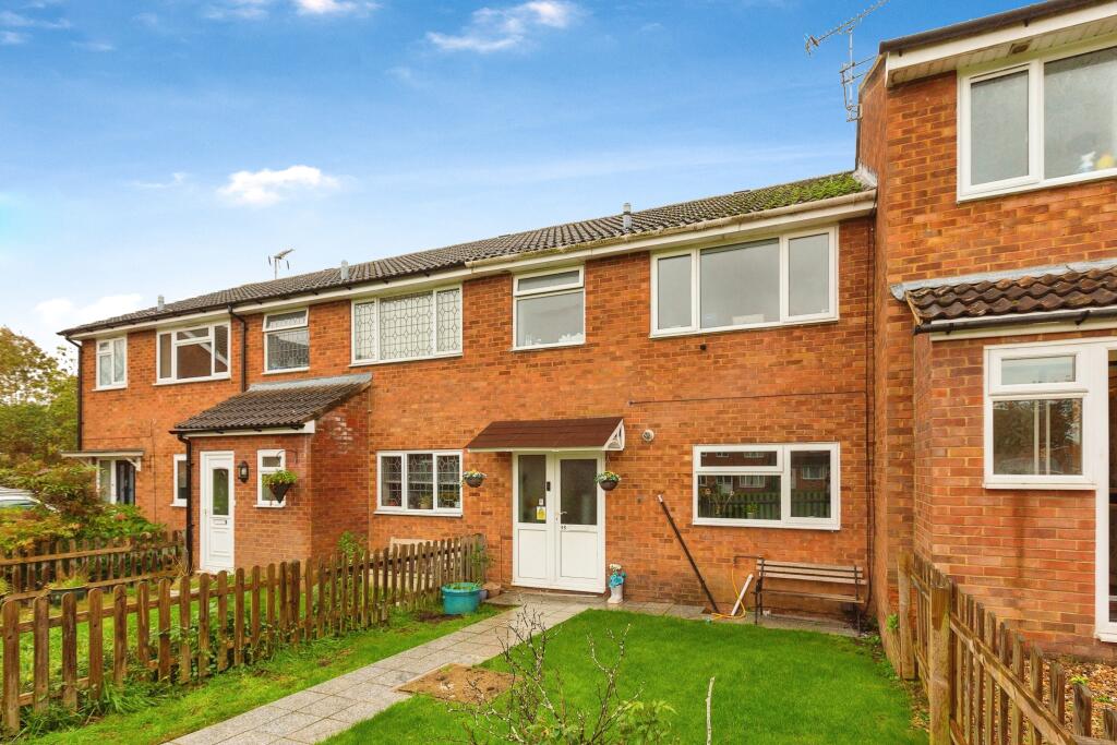 3 bedroom house for rent in Orwell Drive, AYLESBURY, HP21