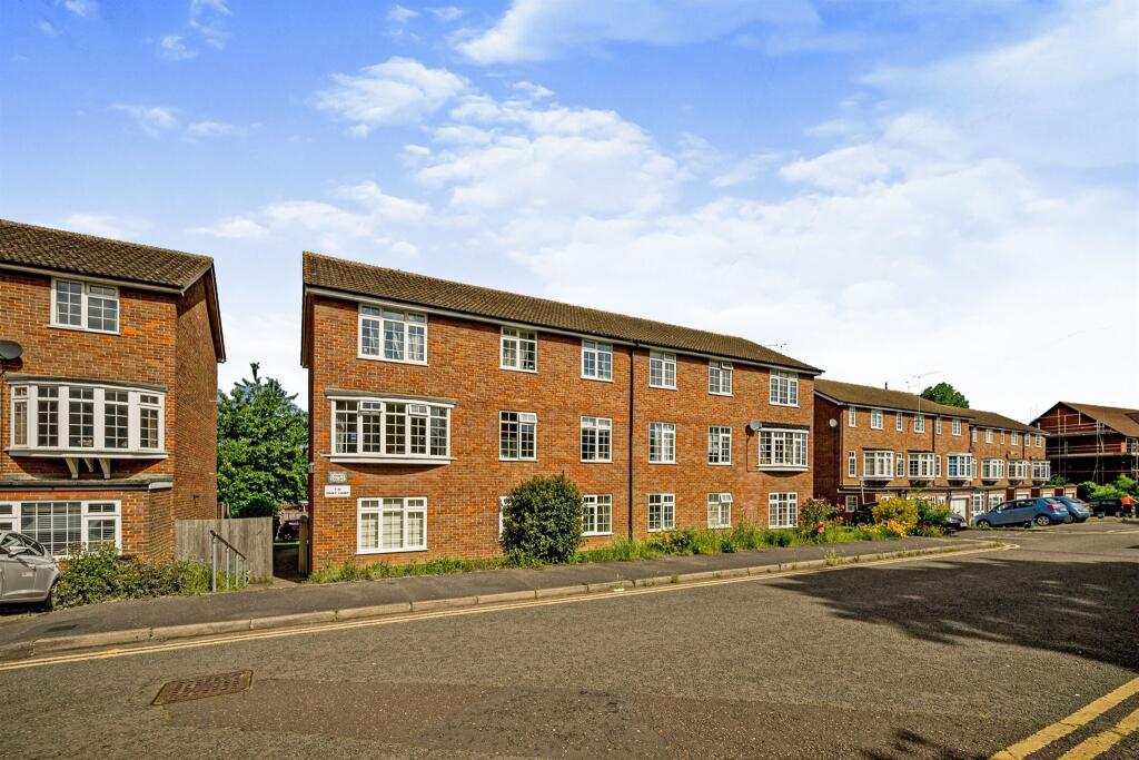 Main image of property: Croft Road, AYLESBURY