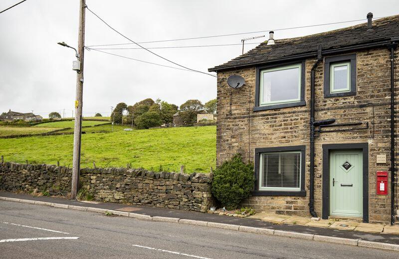 2 bedroom end of terrace house for sale in Post Box Cottage, 88