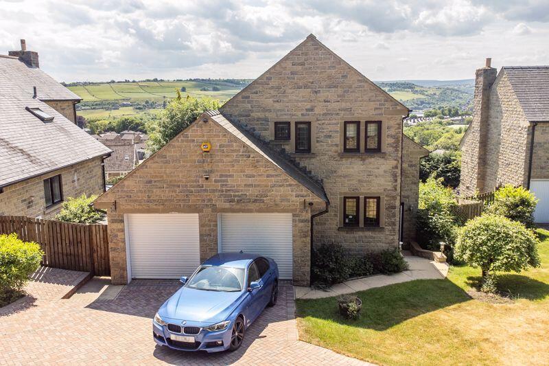 Main image of property: 8 Stonecroft Mount, Sowerby Bridge HX6 2SB