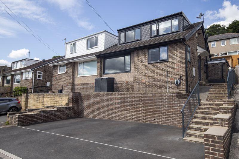 Main image of property: 21 Parkdale Drive, Kebroyd HX6 3HS