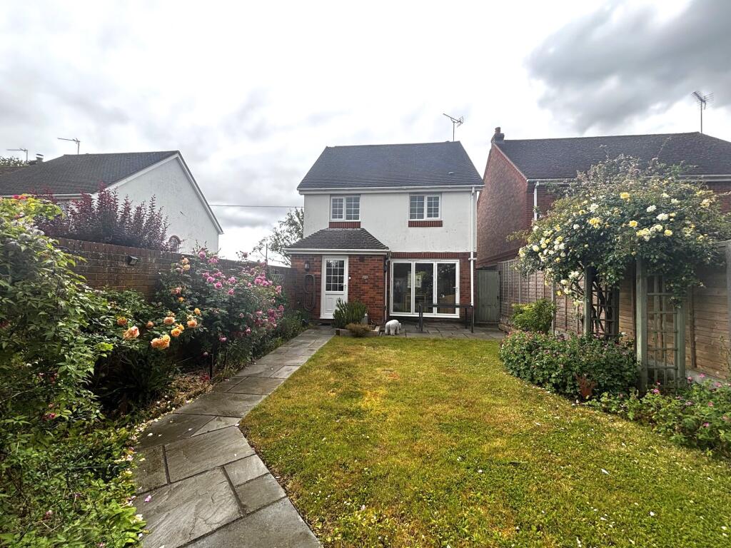 Main image of property: London Road, Aston Clinton, AYLESBURY