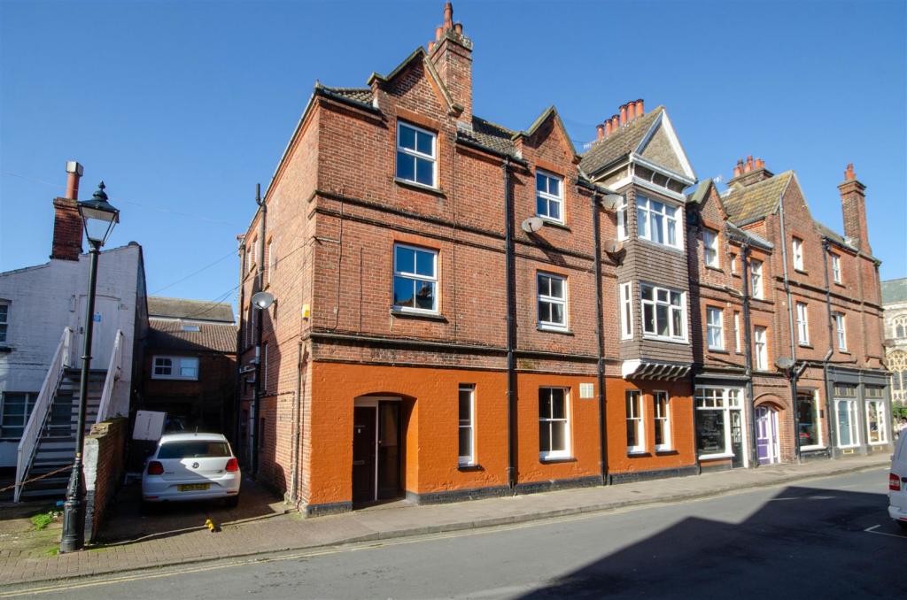 2 bedroom for sale in Cromer, NR27
