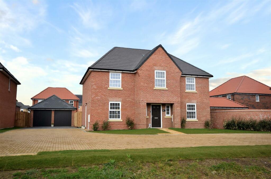 4 bedroom detached house for sale in Horsford, NR10