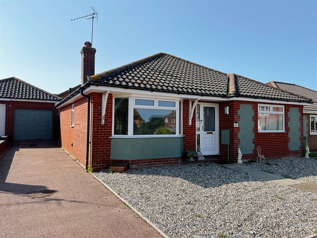 3 bedroom detached bungalow for sale in Mundesley, NR11