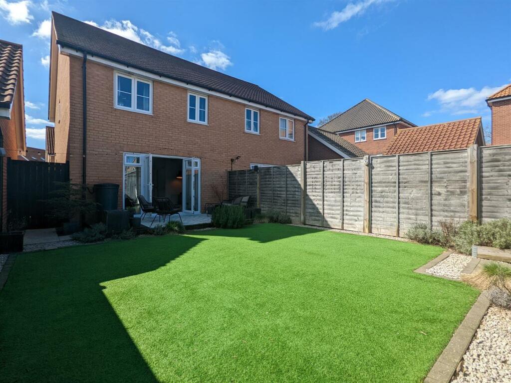 3 bedroom semidetached house for sale in Cringleford, NR4