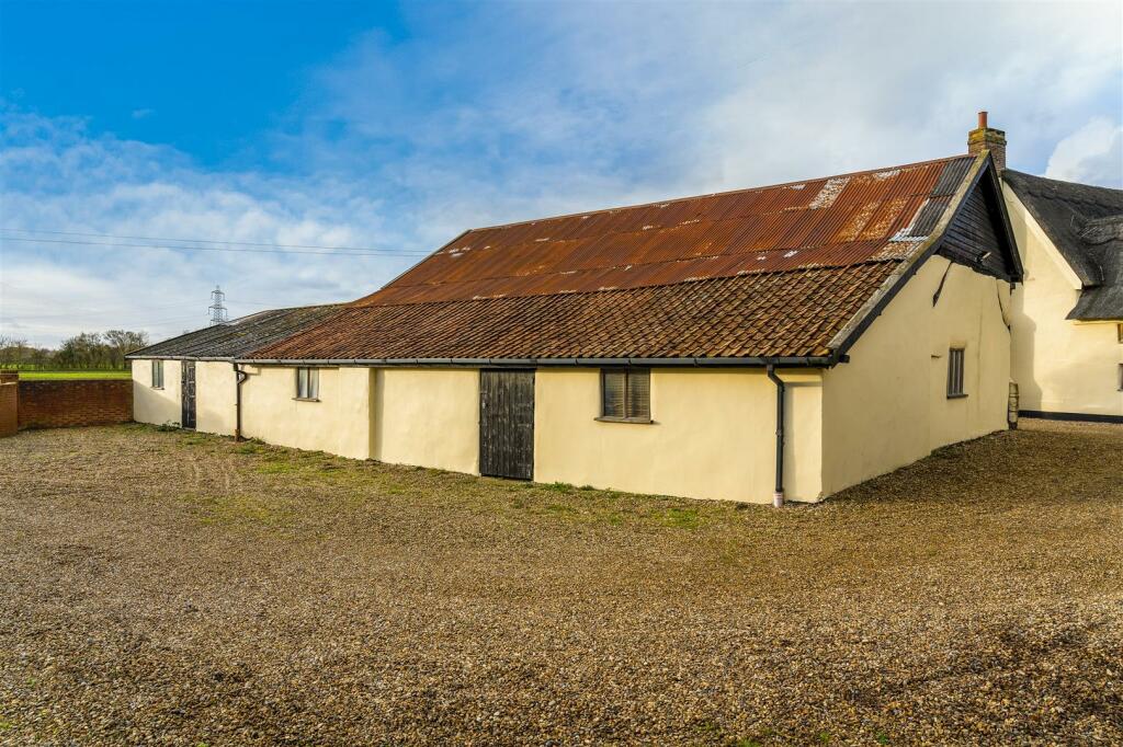 4 bedroom barn conversion for sale in South Norfolk, NR15