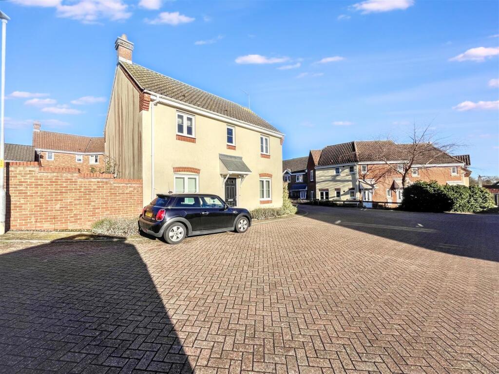 Main image of property: Chedgrave, NR14