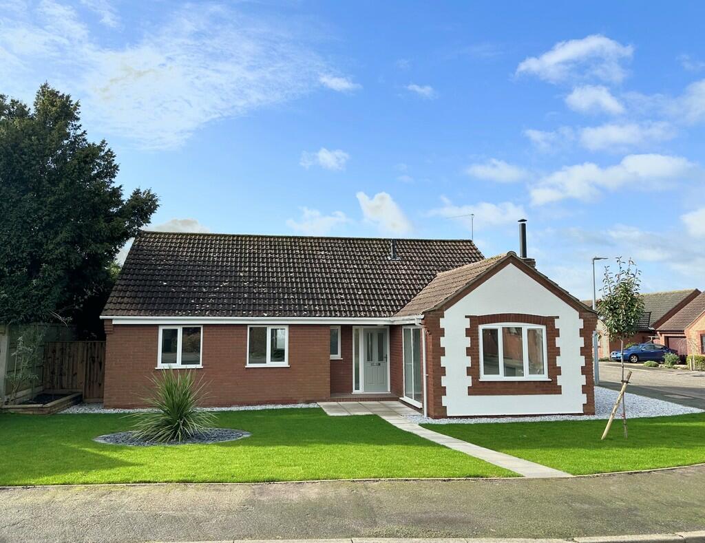 3 bedroom detached bungalow for sale in Kenwyn Close, Holt, Norfolk, NR25