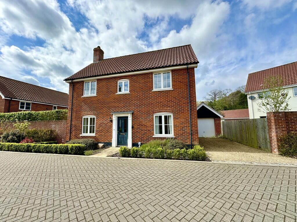 3 bedroom detached house for sale in Newell Close, Holt, Norfolk, NR25