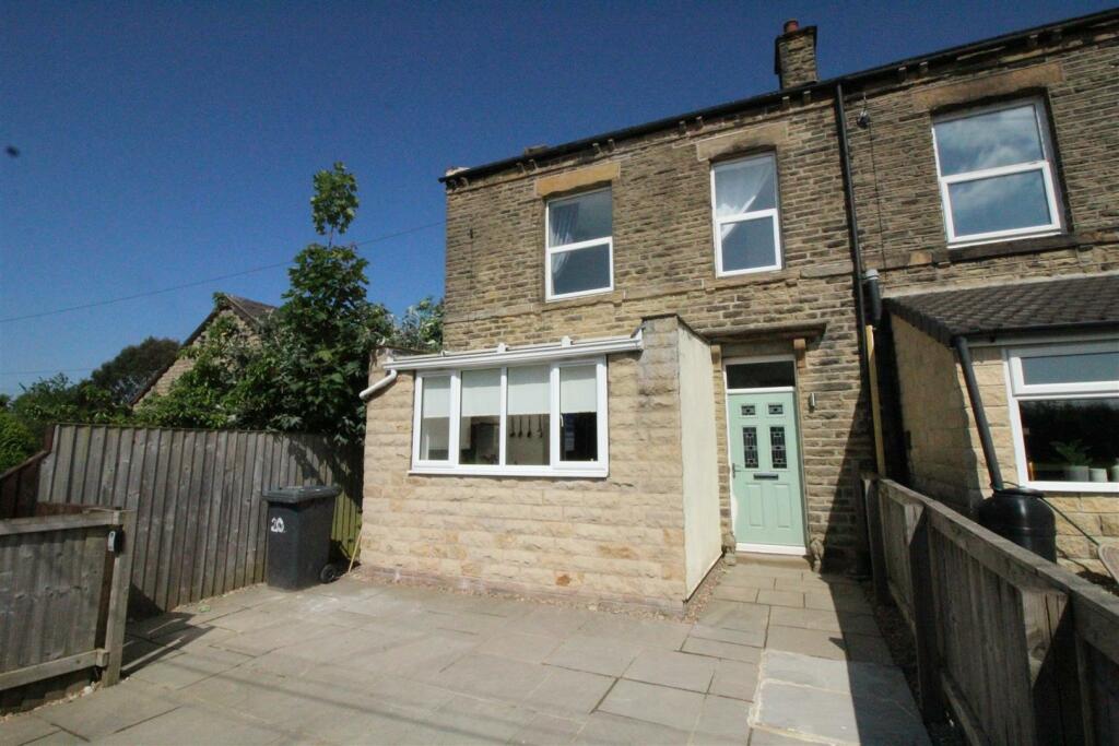 2 bedroom end of terrace house for sale in Raikes Lane, Birstall