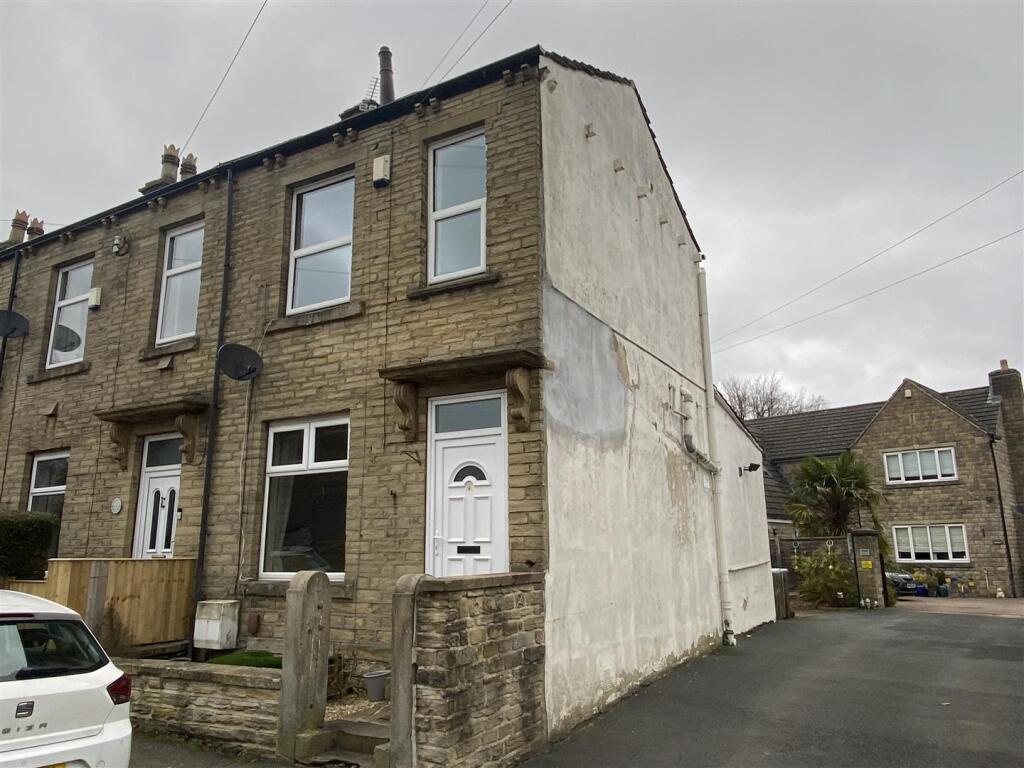 Main image of property: Old Lane, Birkenshaw