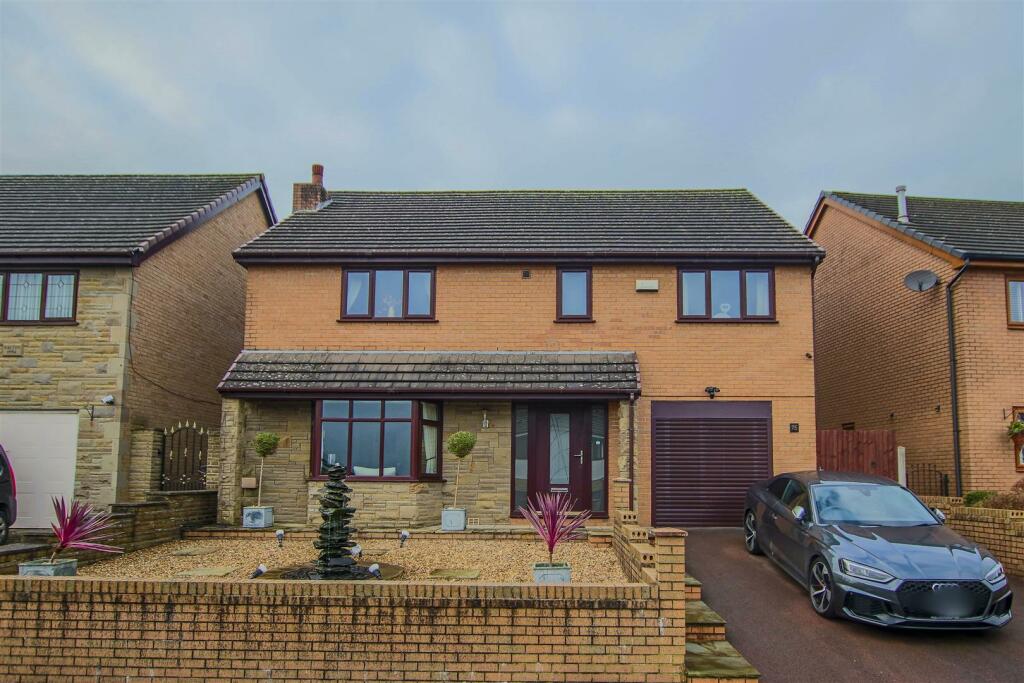 6 bedroom detached house for sale in Edge End Lane, Great Harwood, BB6