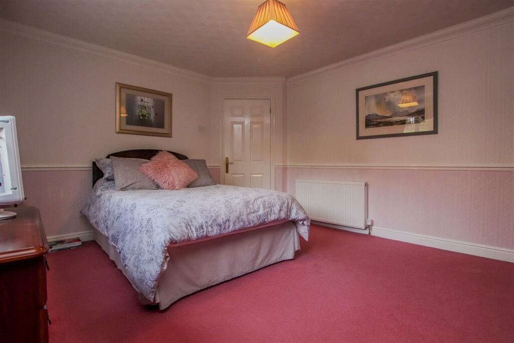 6 bedroom detached house for sale in Edge End Lane, Great Harwood, BB6