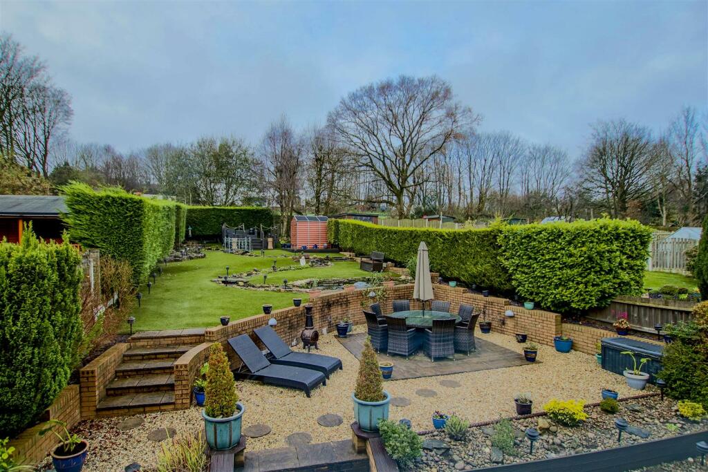 6 bedroom detached house for sale in Edge End Lane, Great Harwood, BB6