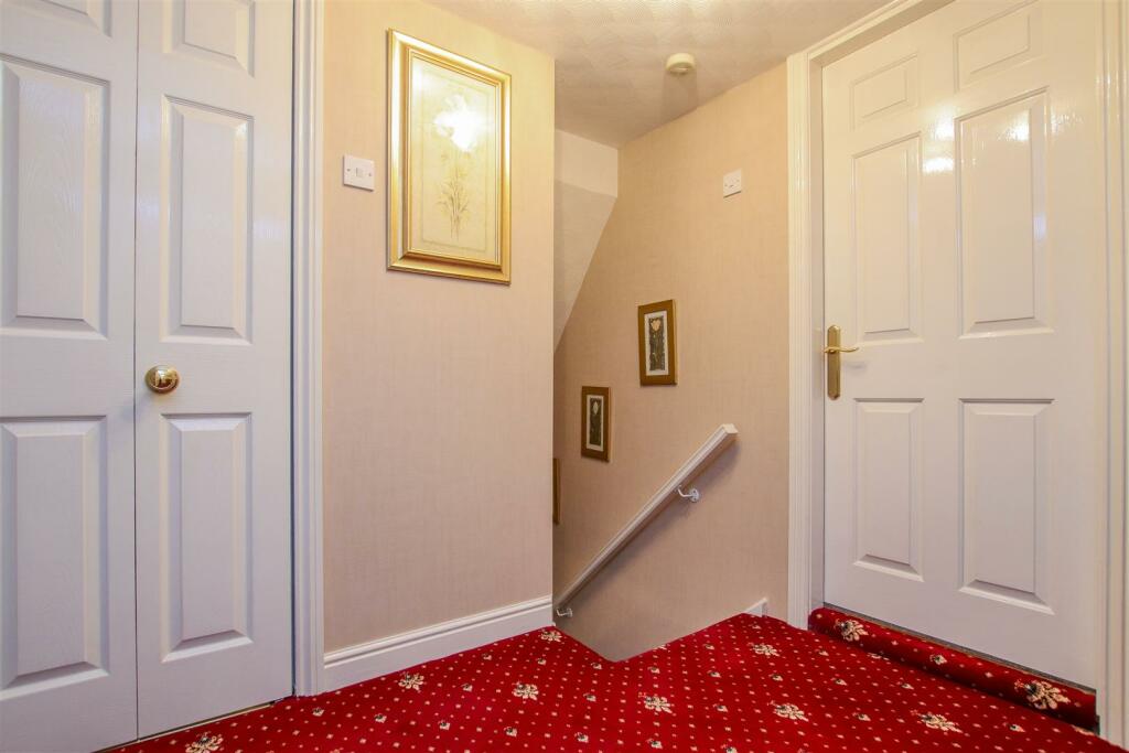 6 bedroom detached house for sale in Edge End Lane, Great Harwood, BB6