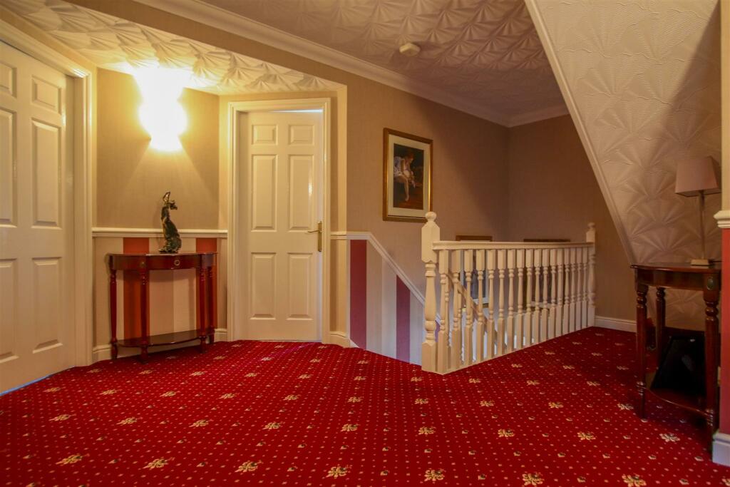 6 bedroom detached house for sale in Edge End Lane, Great Harwood, BB6