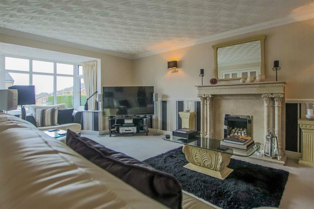 6 bedroom detached house for sale in Edge End Lane, Great Harwood, BB6