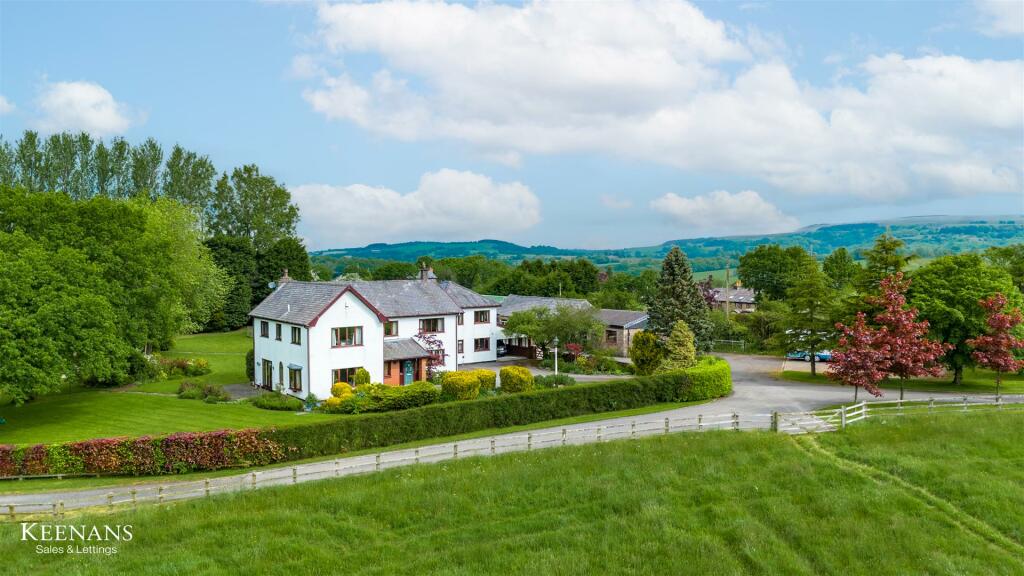 5 bedroom detached house for sale in Long Lane, Heath Charnock, Chorley