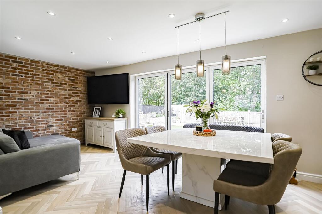 Additional property image - Hawthorn Gardens, Clayton Le Moors