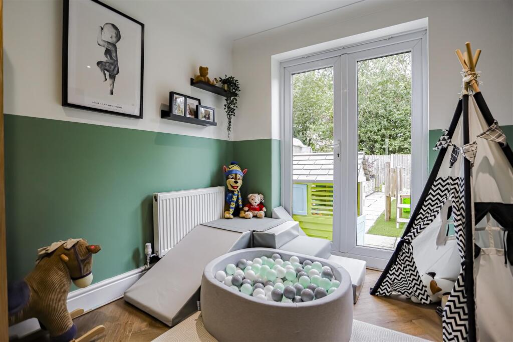 Additional property image - Hawthorn Gardens, Clayton Le Moors