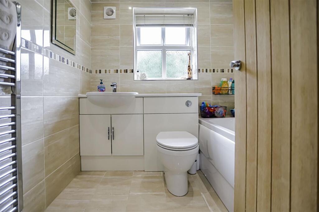 Additional property image - Hawthorn Gardens, Clayton Le Moors