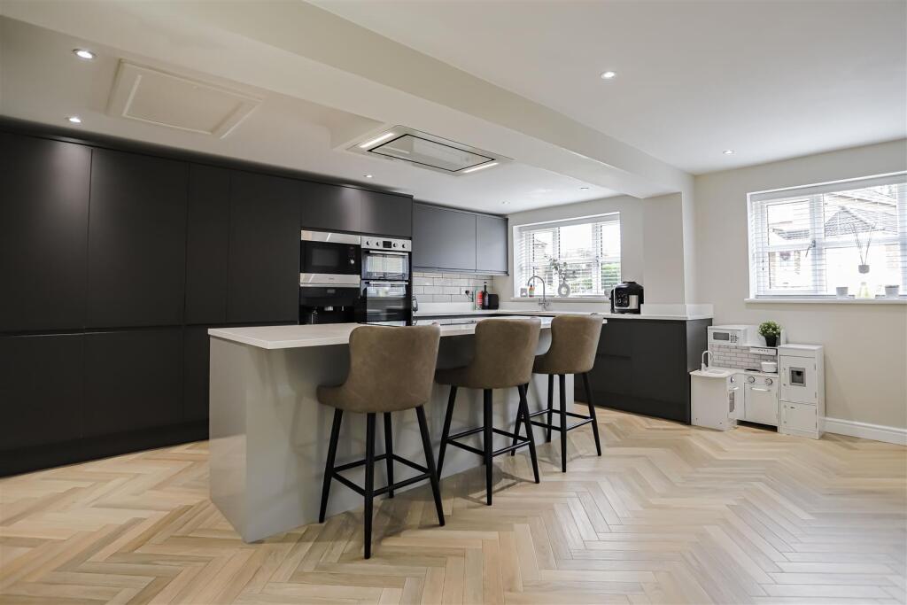 Additional property image - Hawthorn Gardens, Clayton Le Moors