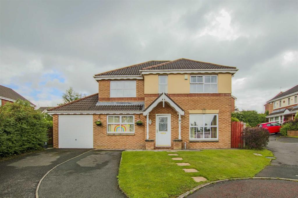 4 bedroom detached house for sale in Spring Meadows, Clayton Le Moors, BB5