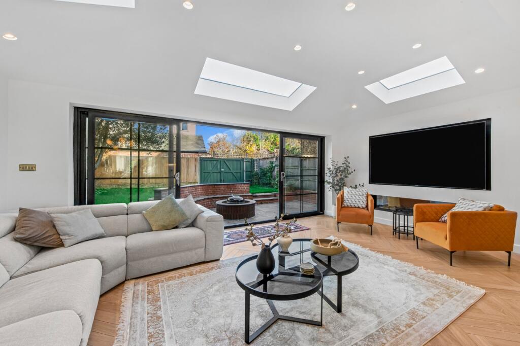 Main image of property: Chesterfield Road, 
Grove Park, W4