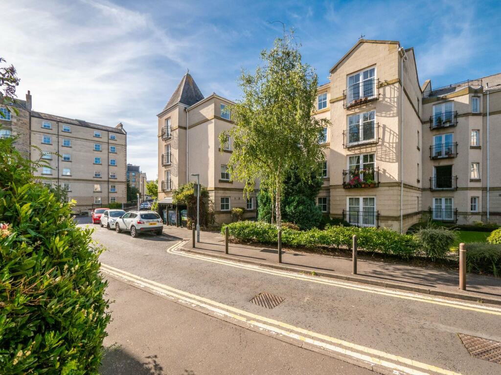 Main image of property: 4/4 Huntingdon Place, Edinburgh, EH7