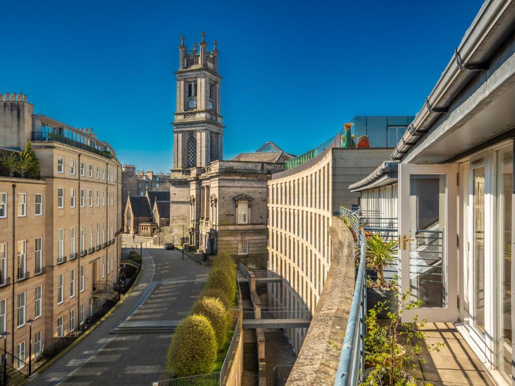 Main image of property: 27/12 Fettes Row, Edinburgh, EH3