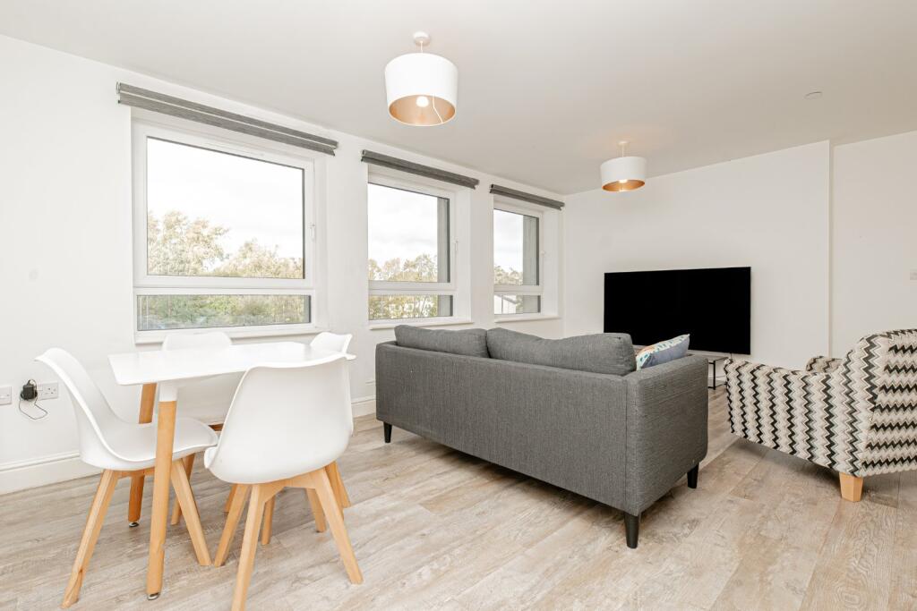 Main image of property: Flat 16, 5 Elfin Square, Edinburgh, Midlothian, EH11