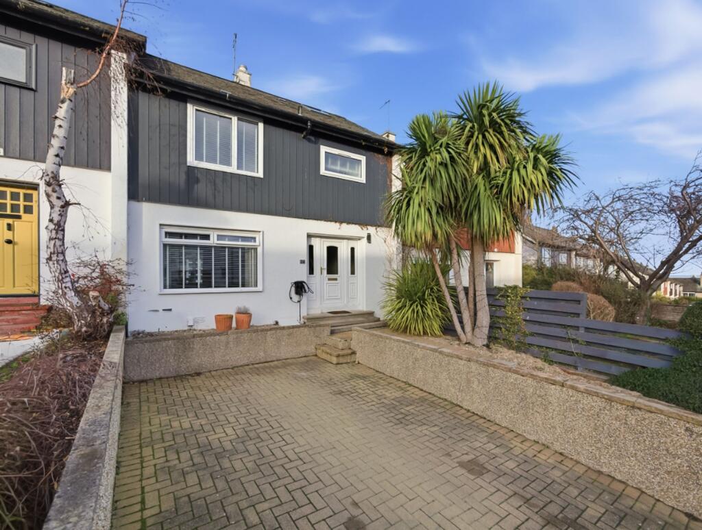 Main image of property: 26 Lady Nairne Crescent, Edinburgh, EH8