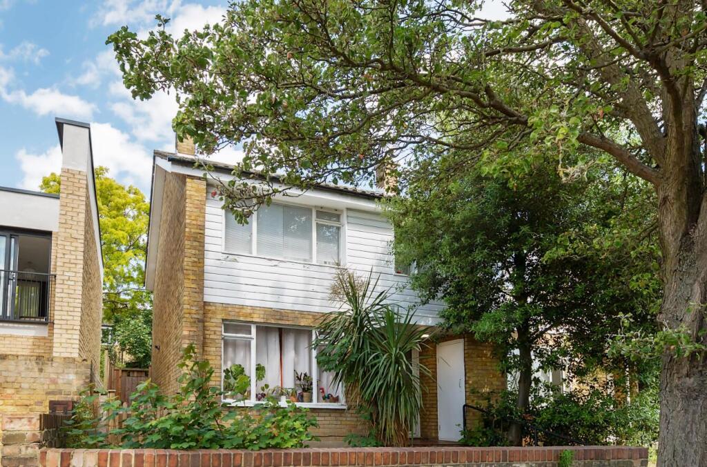 Main image of property: Bennett Grove, London, SE13 7RF